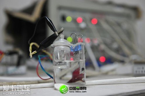 復(fù)旦研發(fā)新型水鋰電池：充電10秒 能跑400公里