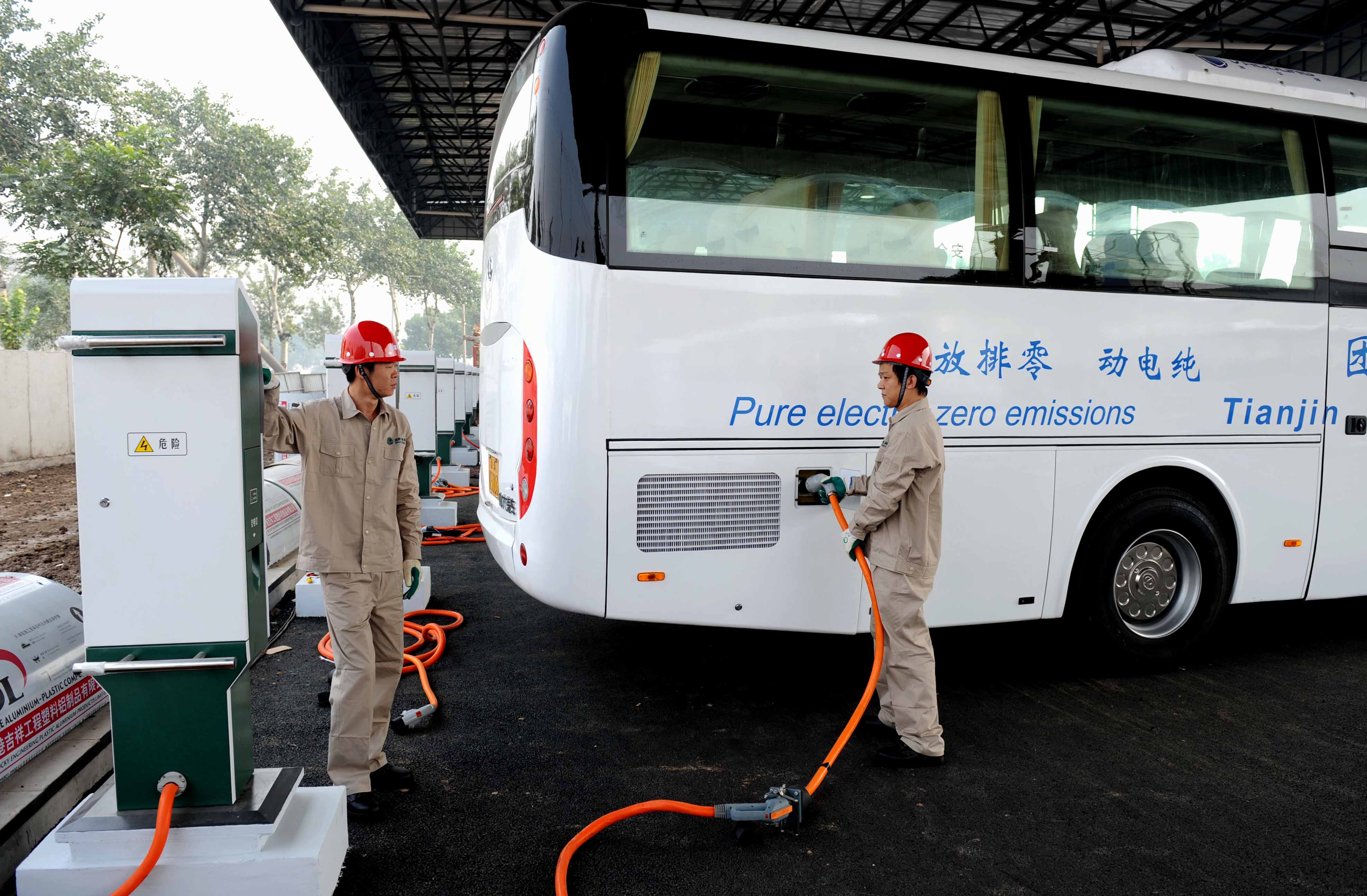 充電樁：新能源汽車產(chǎn)業(yè)鏈的先鋒官 附個股分析