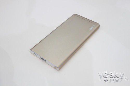 iPhone6移動(dòng)電源唱主角 電小二參展高交會(huì)