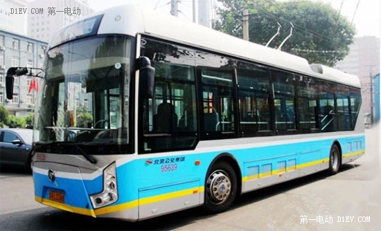 北京116路無軌電車 電池續(xù)航強堵車不擔心