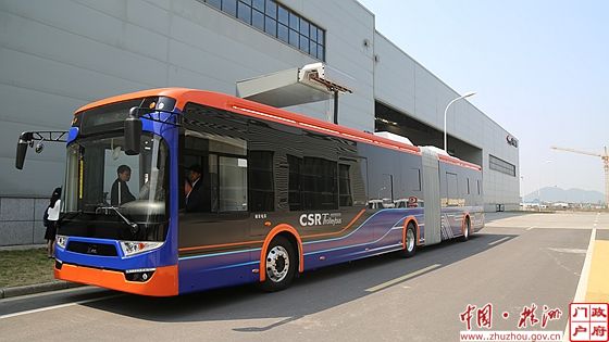 中國南車株機全球首創(chuàng)10秒級閃充儲能式電車