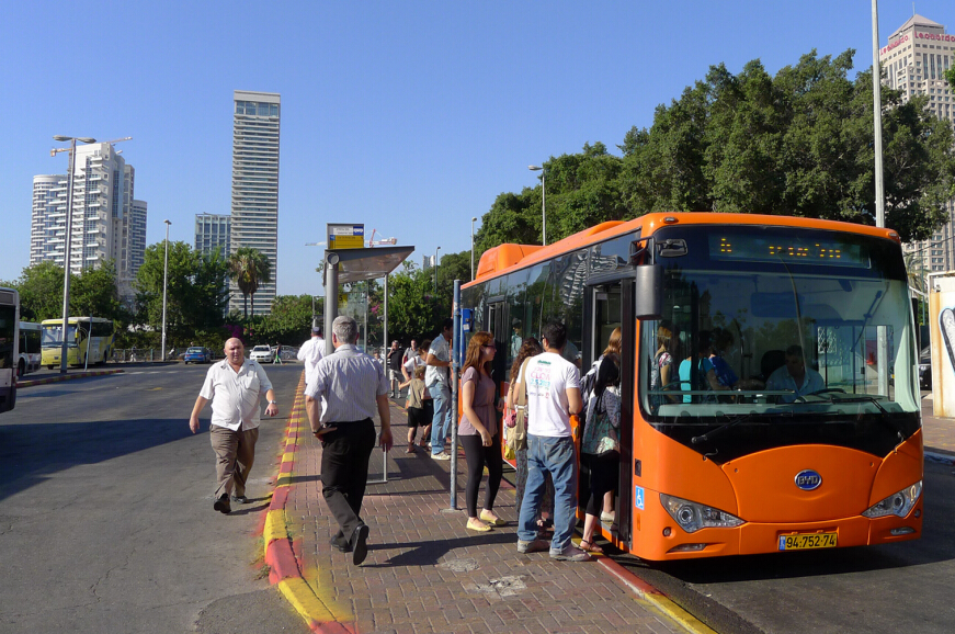 比亞迪新能源超車進行時 電動車儲能光伏齊發(fā)展