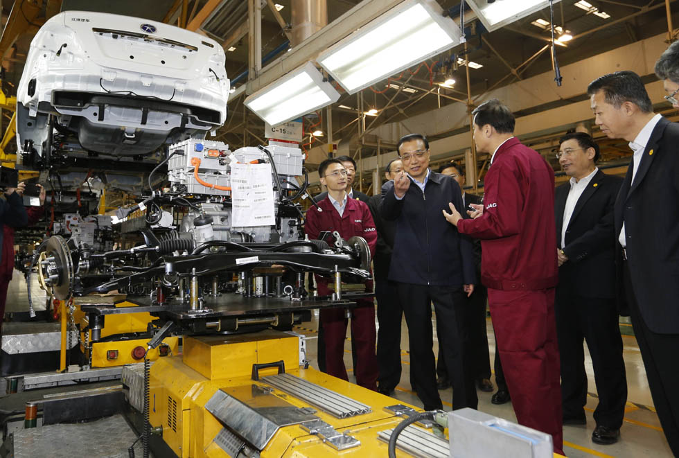 10月30日國務(wù)院總理李克強視察江淮汽車集團