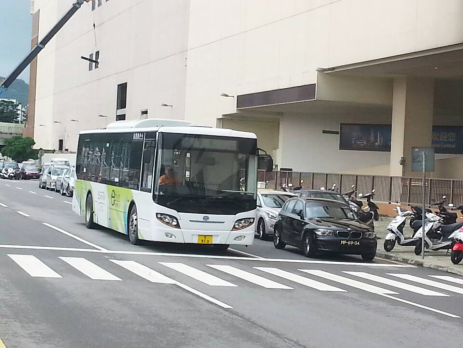 深圳五洲龍集團純電動公交車FDG6113EVG在澳門運營