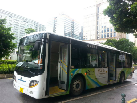 深圳五洲龍集團純電動公交車FDG6113EVG在澳門運營