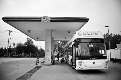 氫燃料電池客車在永豐站加氫