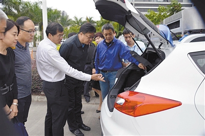 客戶考察水氫電動車 