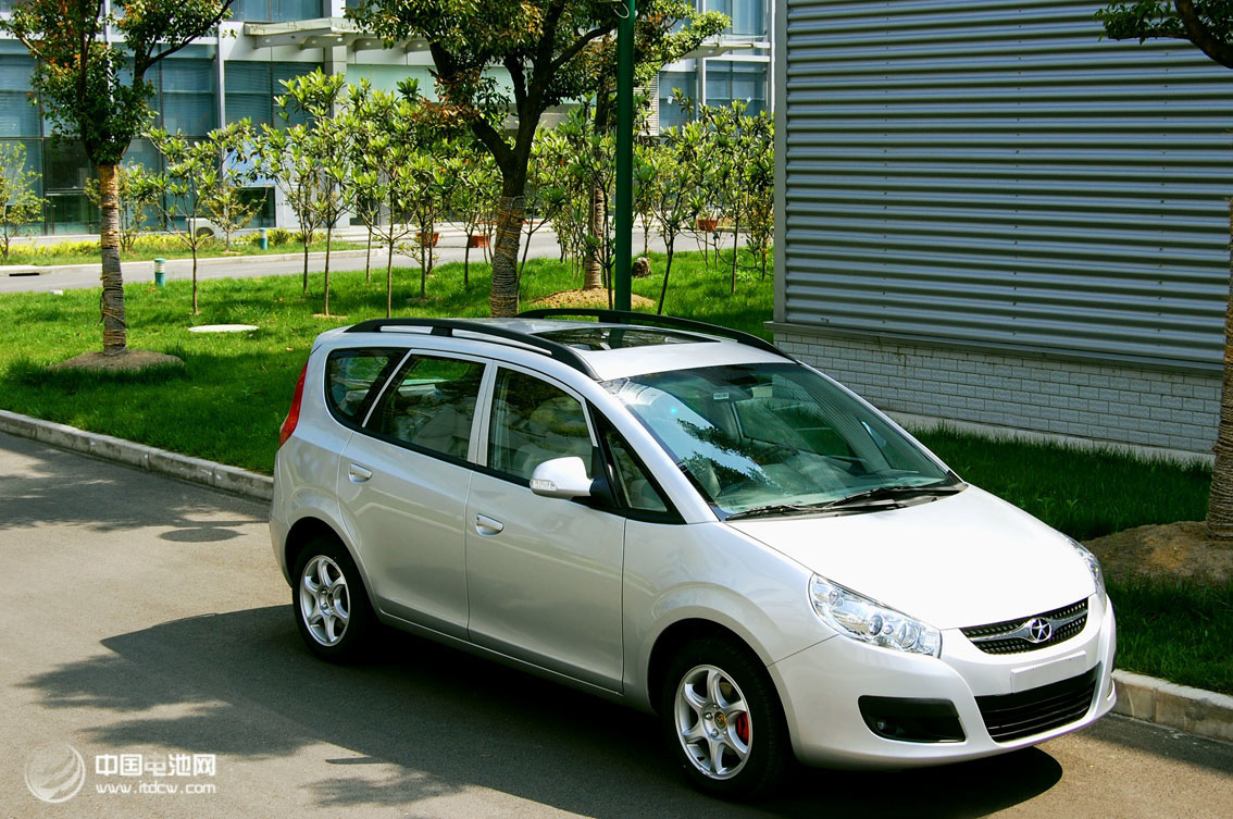 新能源車前景向好 自主品牌和外資品牌競相布局中國市場