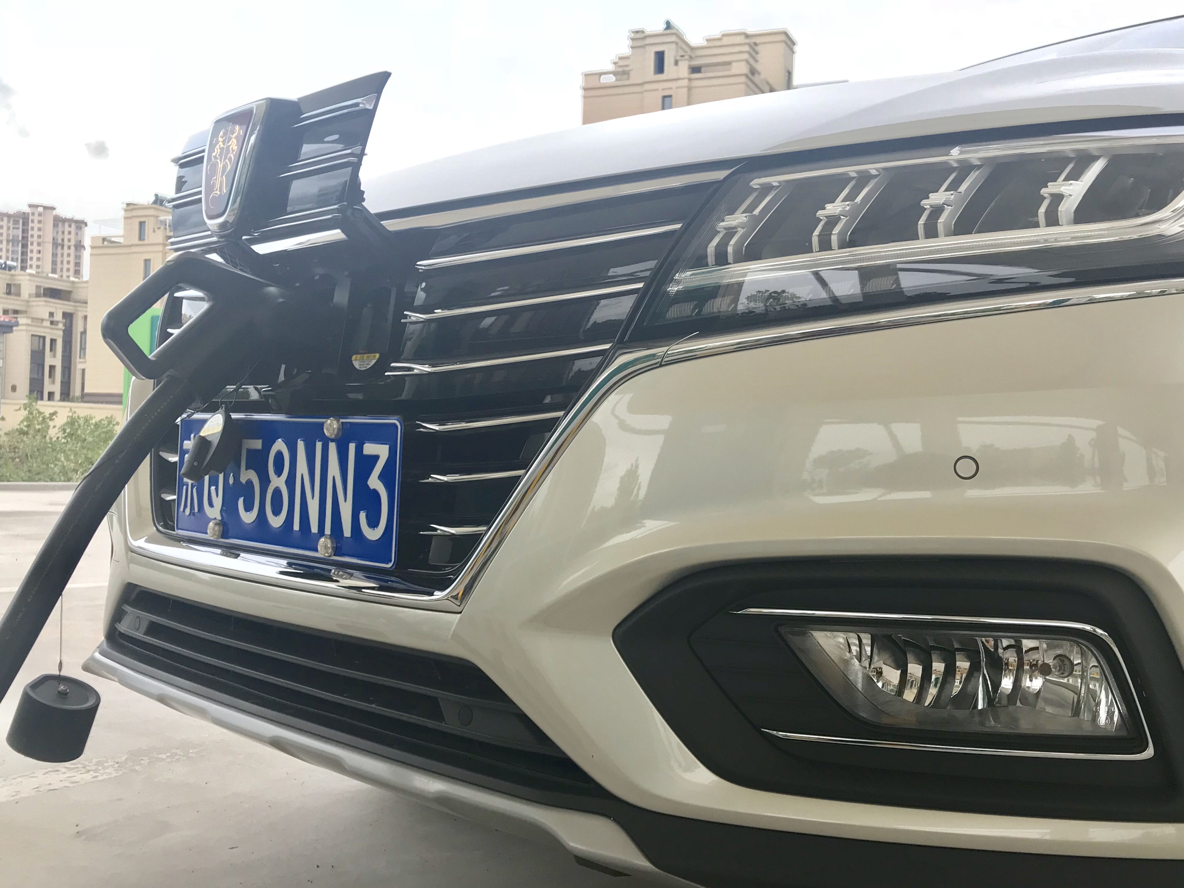 上汽榮威ERX5純電動(dòng)SUV