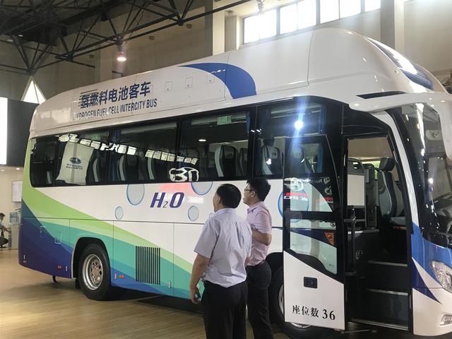 2030年目標(biāo)百萬(wàn)輛 氫燃料電池汽車大規(guī)?！吧下贰边€差啥