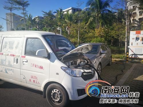 充電樁車位被占用后，新能源車主違停充電。