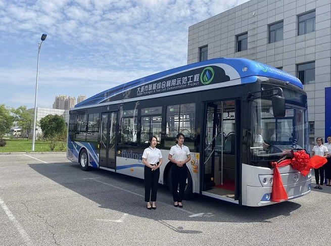 大連首臺氫燃料電池城市客車在一汽大客公司下線