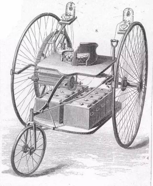 1839年，蘇格蘭人羅伯特·安德森（Robert Anderson），通過給馬車裝上電池的電機，造出了第一臺用電力驅(qū)動的馬車。