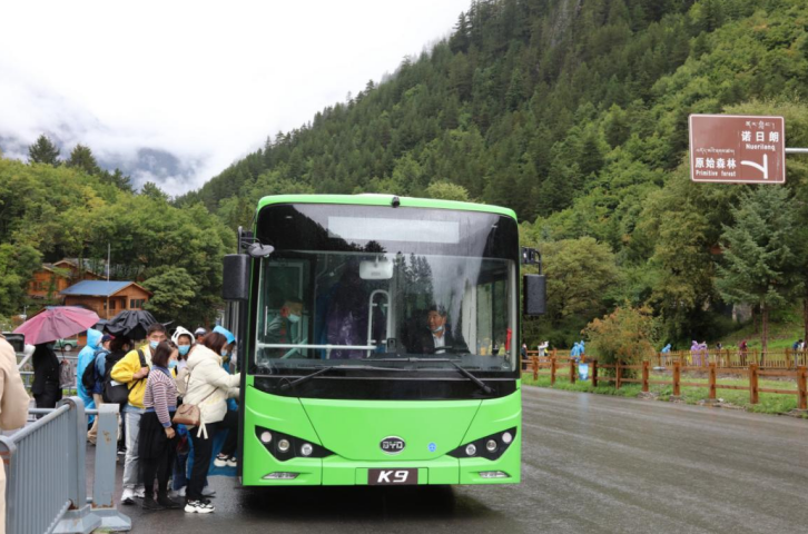 85臺(tái)比亞迪純電動(dòng)客車K9將陸續(xù)批量交付 開啟九寨溝綠色觀光之旅