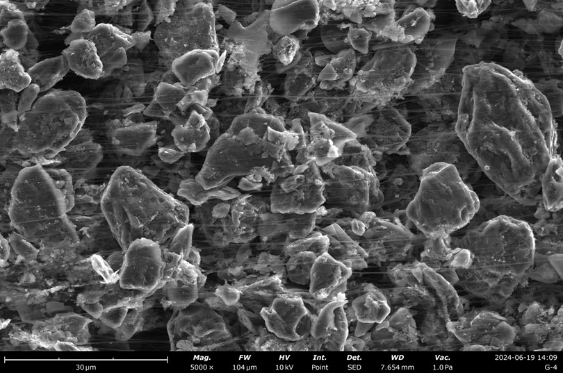 石墨負(fù)極2%PTFE含量自支撐膜截面SEM